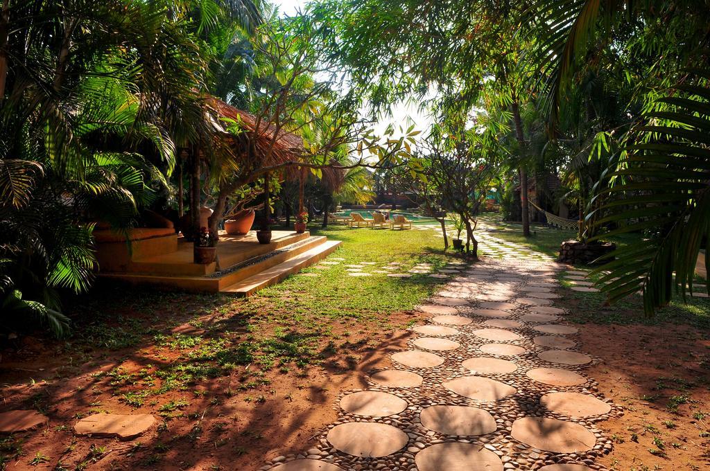 The Clematis Hotel Candolim Exterior foto